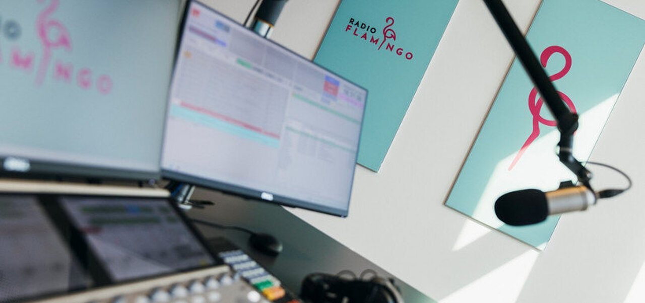 DAB+: Radio Flamingo ab sofort österreichweit empfangbar Studio von Radio Flamingo