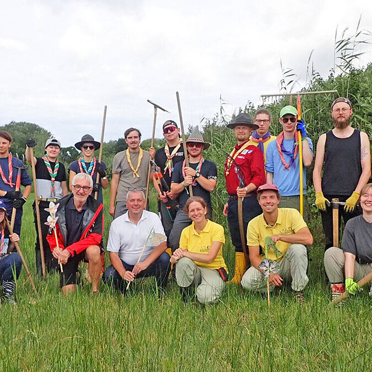 Gruppenfoto mit Helfern