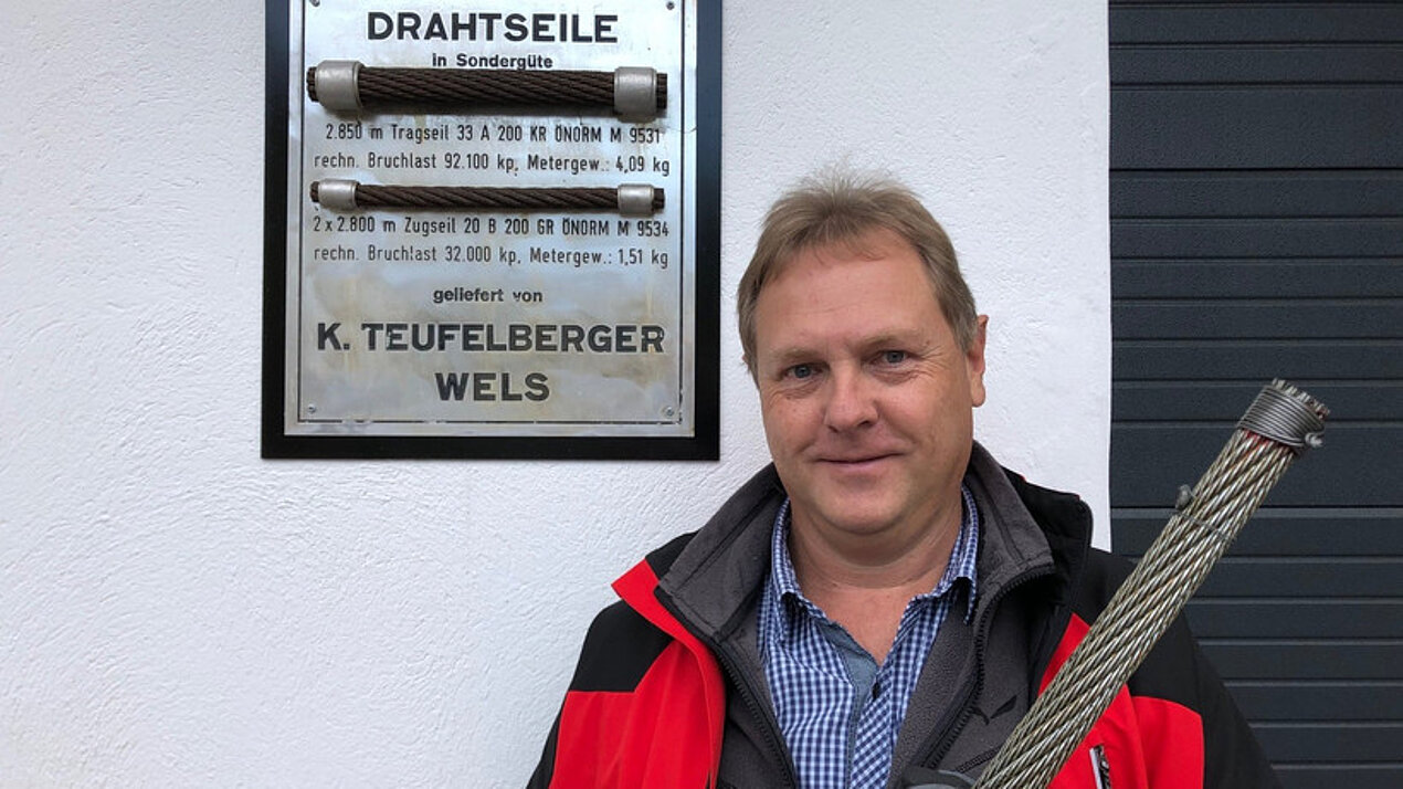 3.000 Meter Tragseil am Dobratsch getauscht Erhard Oberneder mit einem Stück Tragseil