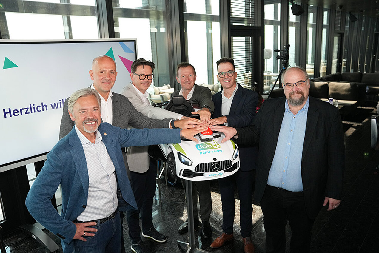 Gruppenfoto Buzzer-Drücken