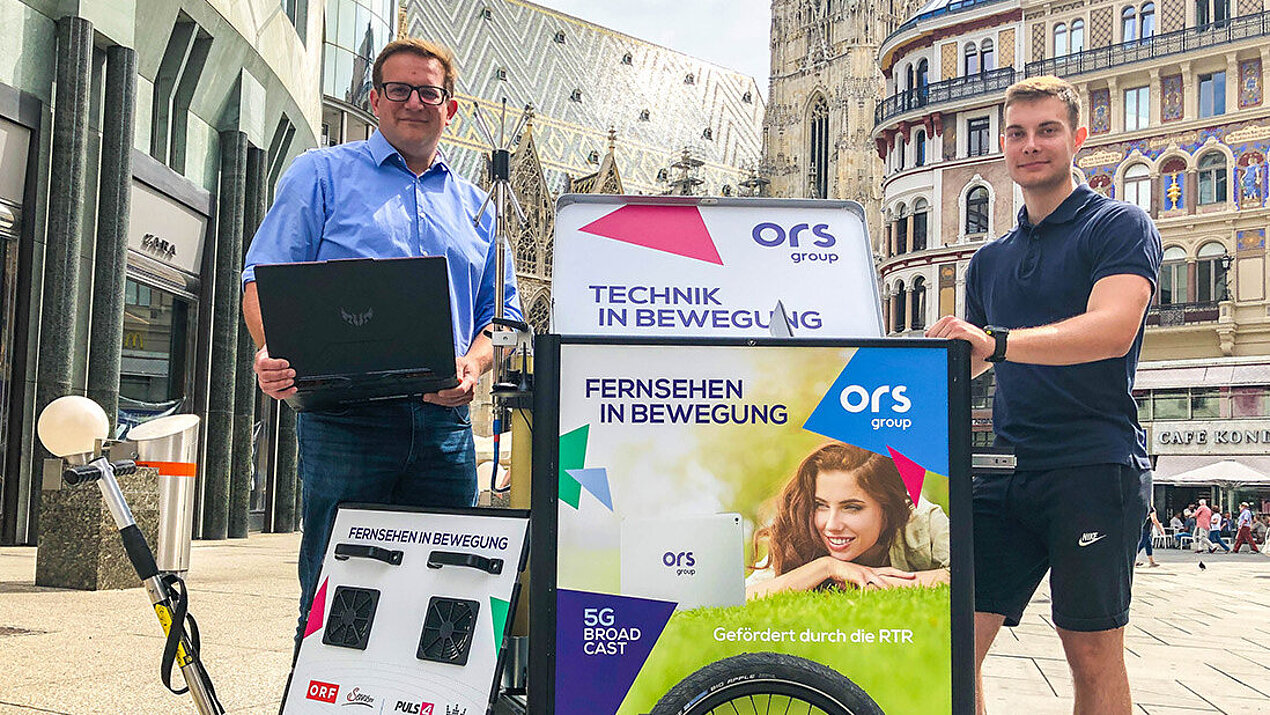 Mobile Messungen für 5G Broadcast gestartet Techniker mit Messwagen am Wiener Stephansplatz