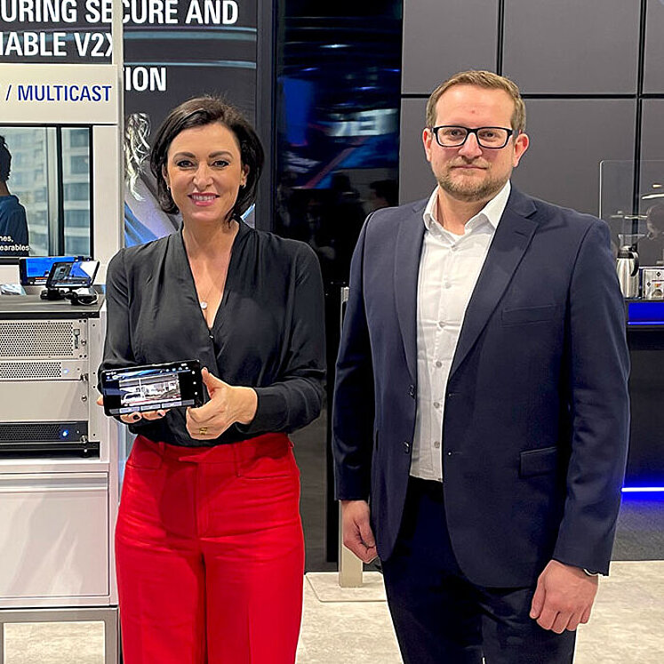 Peter Riedel, Elisabeth Köstinger und Johann Mika bei MWC Barcelona