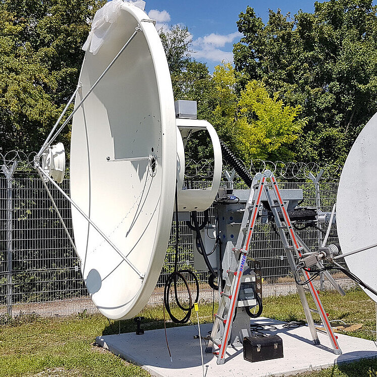 Uplink-Antenne-Satellit