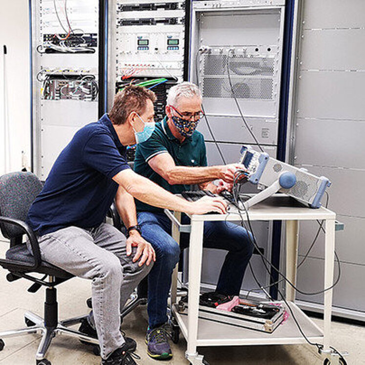 Techniker beim Arbeiten