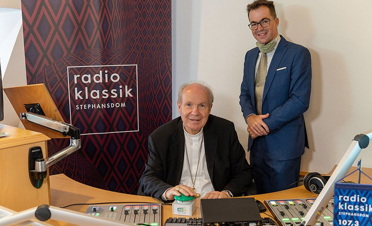 DAB+ Ausbau: Radio Klassik Stephansdom jetzt österreichweit empfangbar Kardinal Christoph Schönborn im Radiostudio