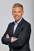 Mag. Michael Wagenhofer - Managing Director, Spokesman of the Management Board Mag. Michael Wagenhofer - ORS