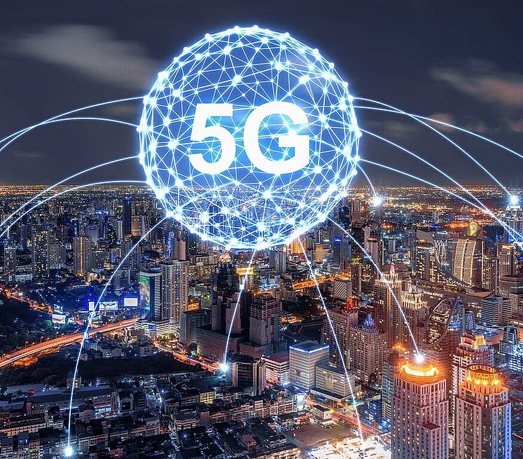 5G Broadcast 5G Logo with Skyline