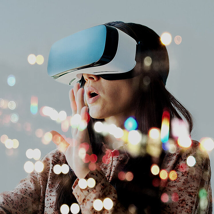 ORS - Virtual-Reality for TV & Radio Woman with AI-glasses